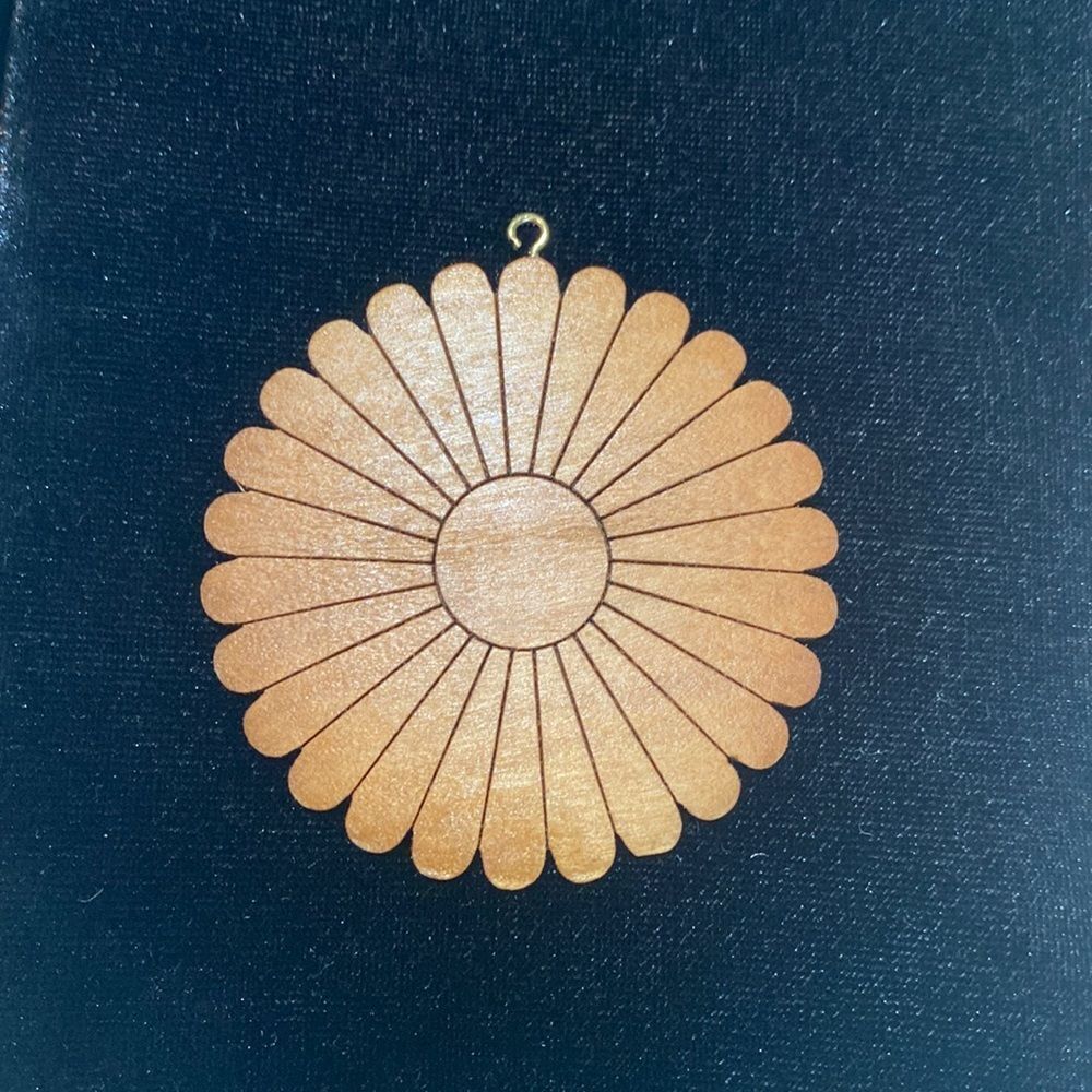 Wood flower pendant